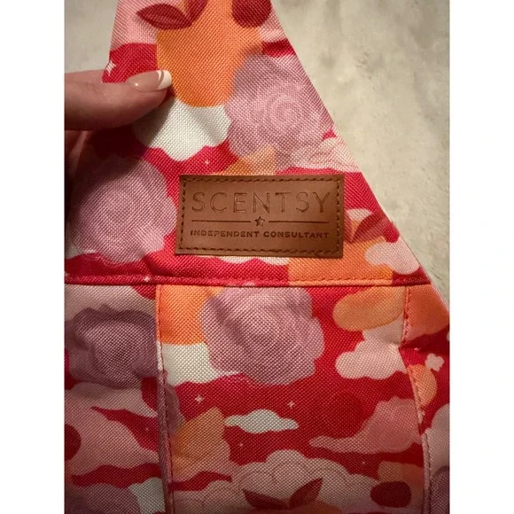 Scentsy Independent Consultant Sling Bag - Picture 2 of 3